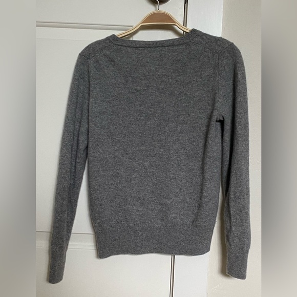 Quince Mongolian Cashmere V Neck Sweater in Grey - Picture 8 of 9